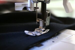 sewing-machine-g97c4459bc_1920